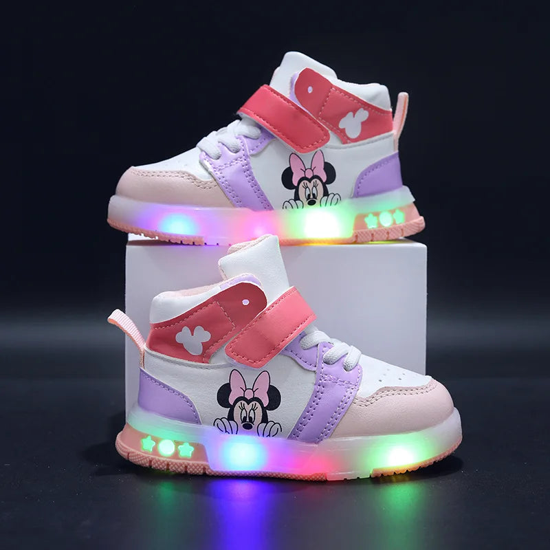 Tênis Infantil Disney Mickey Mouse com Luzes de LED – Diversão e Brilho a Cada Passo!